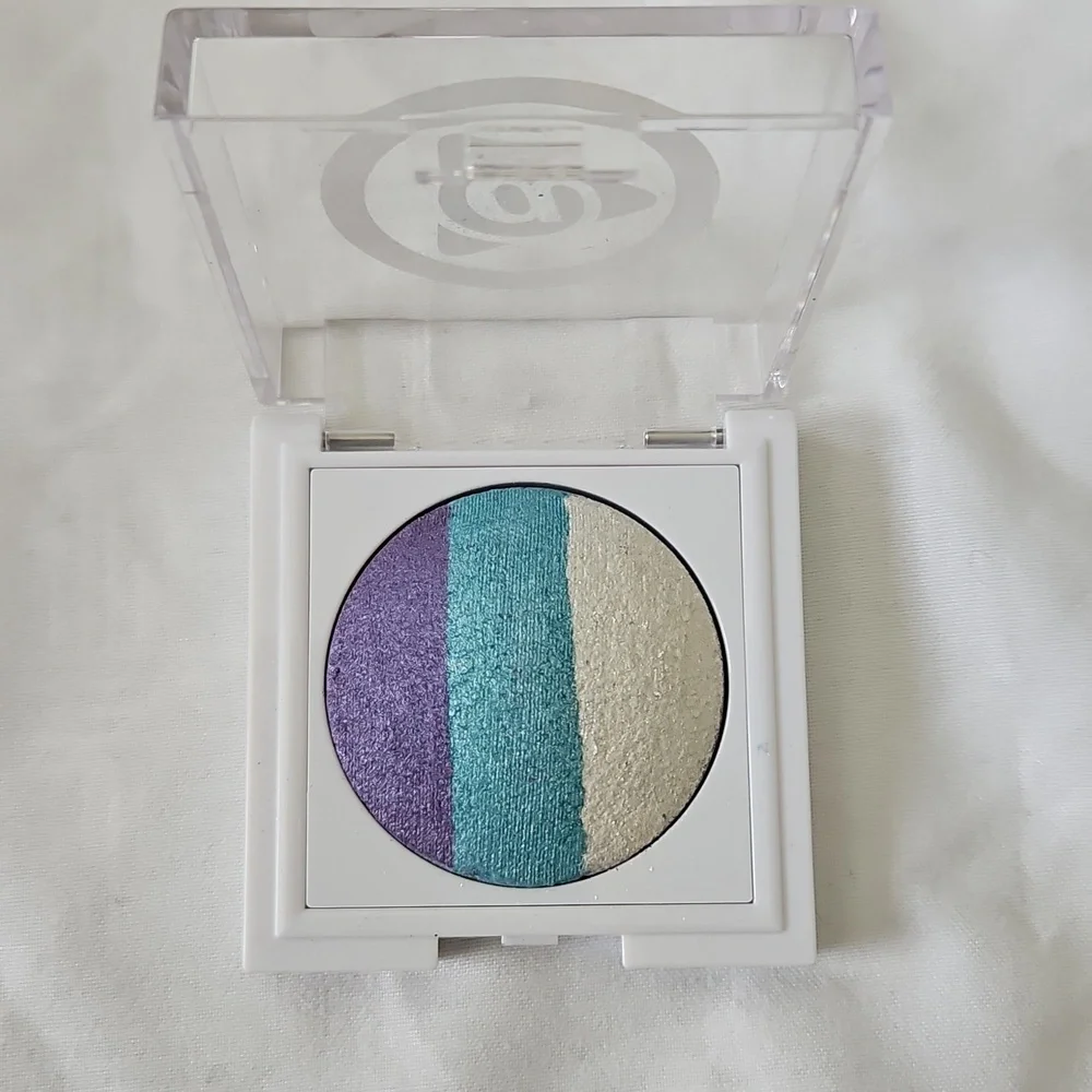 Mary Kay At Play Electric Spring Baked Eye Trio Purple Teal.